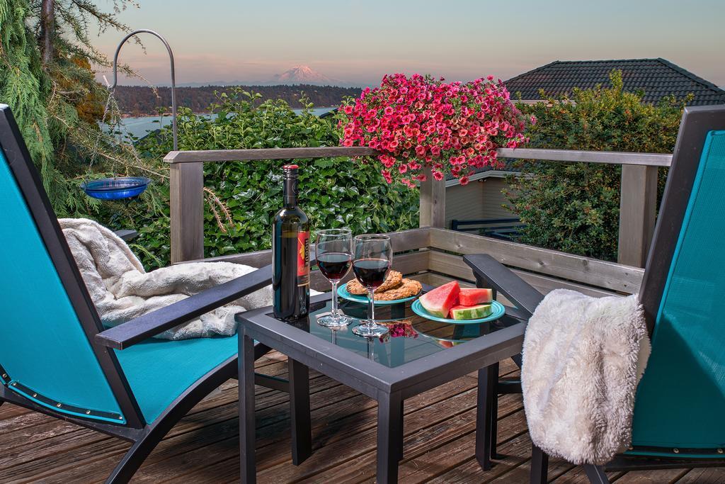 Three Tree Point Bed And Breakfast Burien ภายนอก รูปภาพ