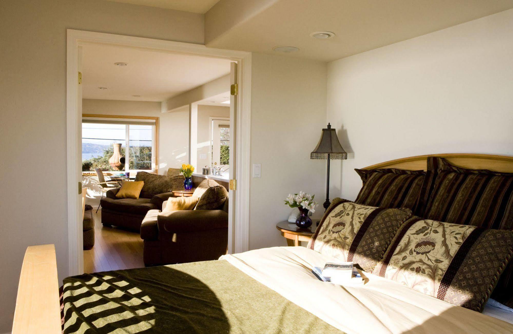Three Tree Point Bed And Breakfast Burien ภายนอก รูปภาพ